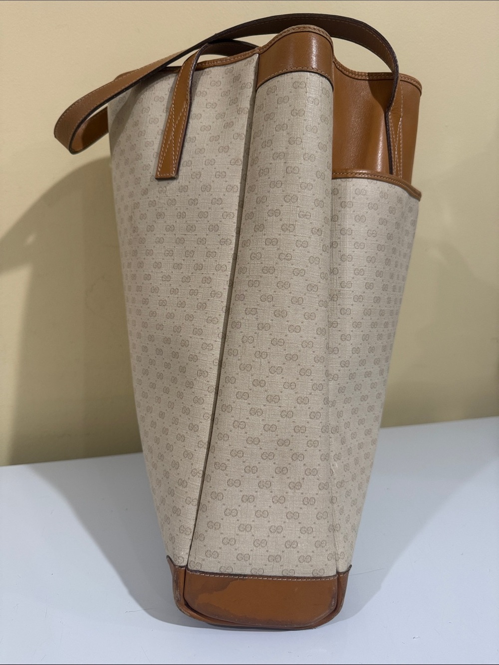Authentic Gucci Tote - Vintage Gucci shoulder bag- Gucci Computer handbag - Picture 4 of 15